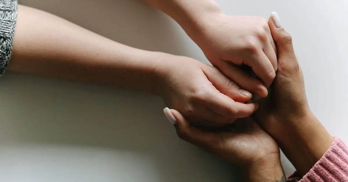 Comment le soutien social aide à maîtriser votre stress