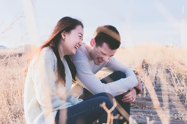 Les bienfaits du rire pour maîtriser votre stress efficacement
