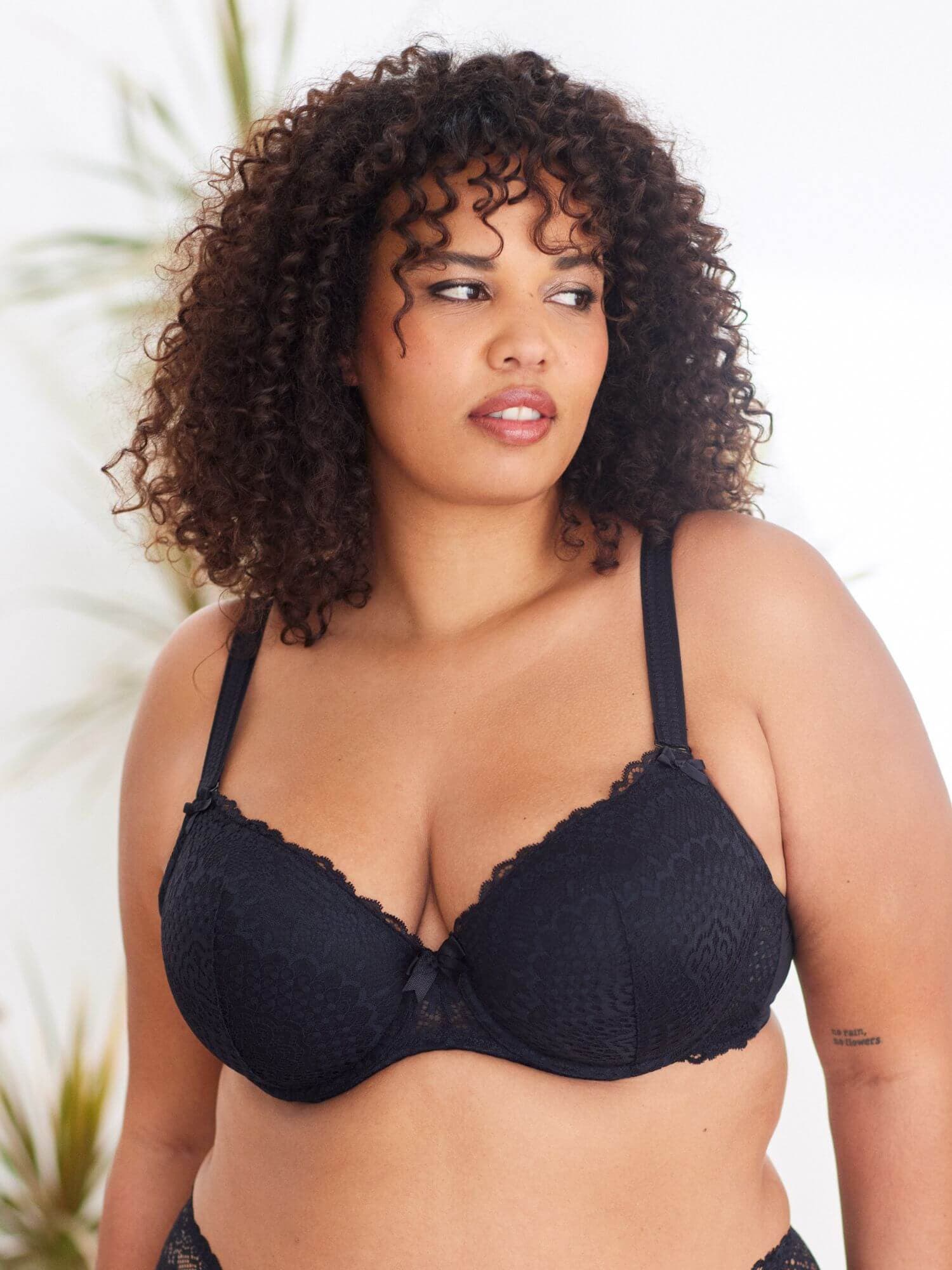 Soutien-gorge à coques fines FLIRTY Noir Bonnet F-G